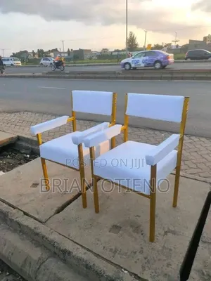 Arms Cuterina Chairs