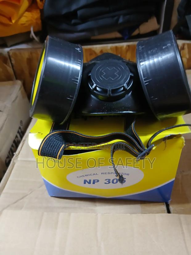 Black Cartridges Respirators - thumbnail 3