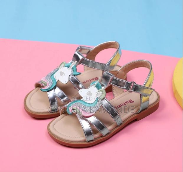 Girl's Unicorn Themed Opens - thumbnail 5