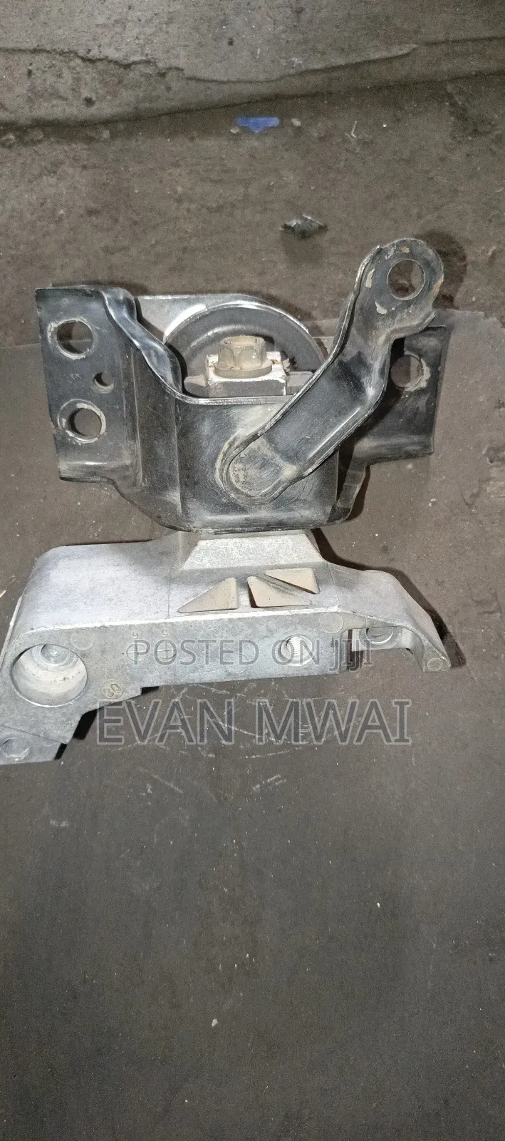 Nissan Tilda Engine Mounting