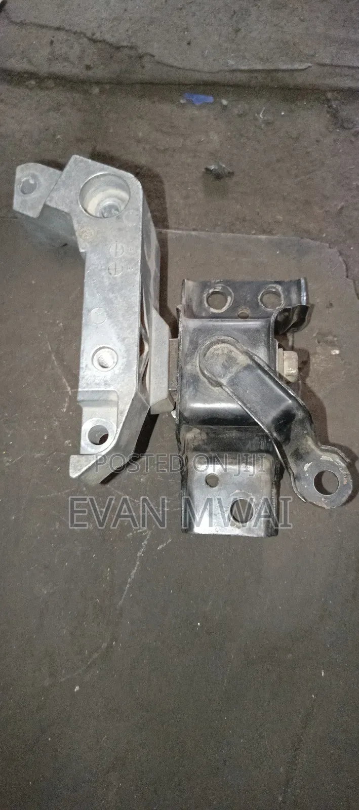 Nissan Tilda Engine Mounting