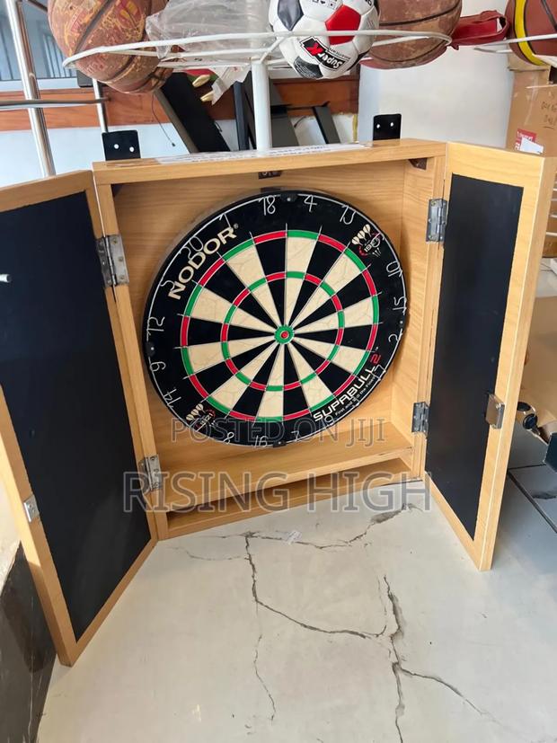 High Quality Dartboard – Cabinet + 6 Darts - main view