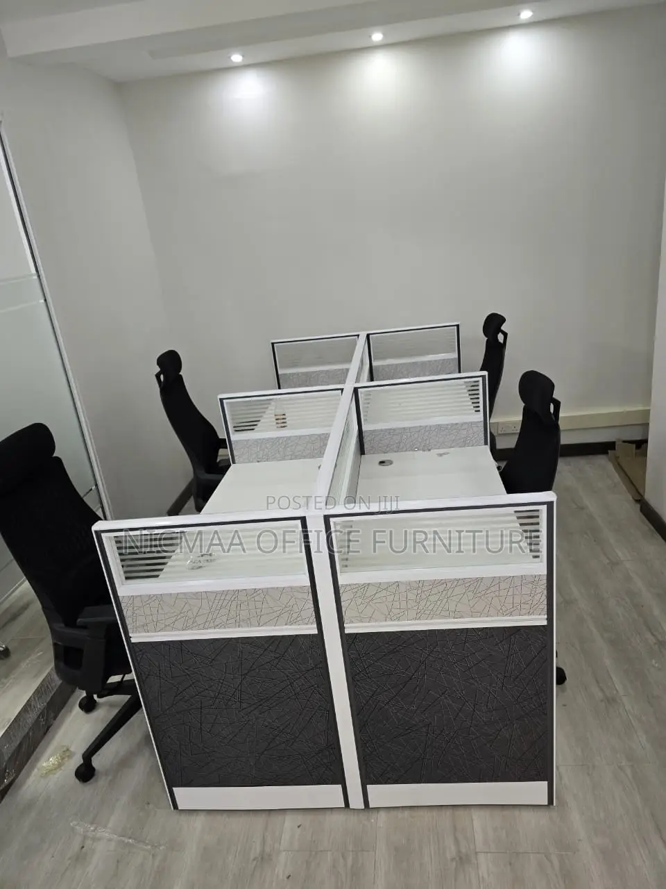 4-Persons Modern, Professional Ergonomic
