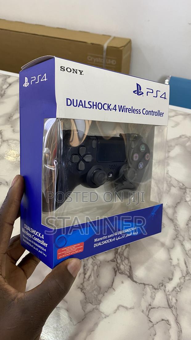 Play Station 4