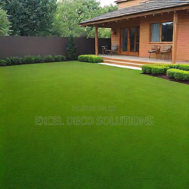 Soft 25mm Artificial Grass Carpet – Natural Green Look