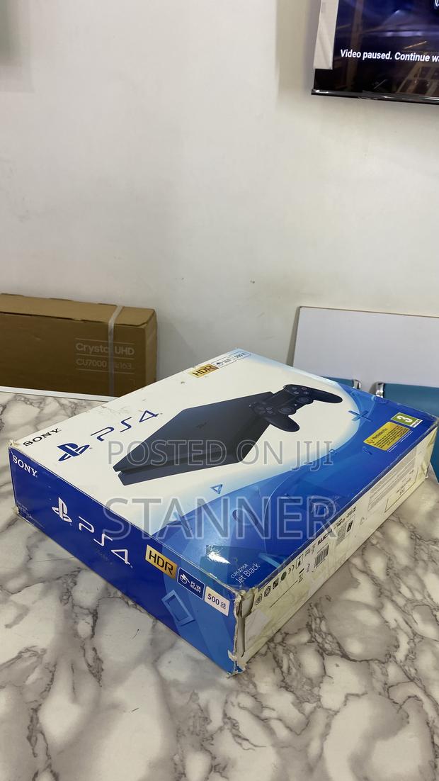 Play Station 4 - thumbnail 3
