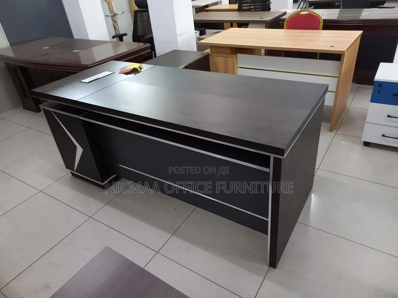 Premium Finish Commanding Presence Desk