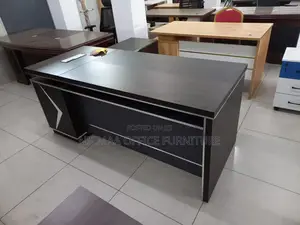 Premium Finish Commanding Presence Desk