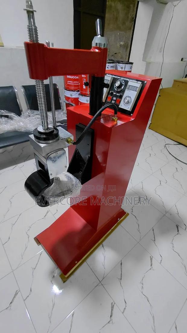 Commercial Tyre Vulcanizing Machine Electric Powered - thumbnail 2