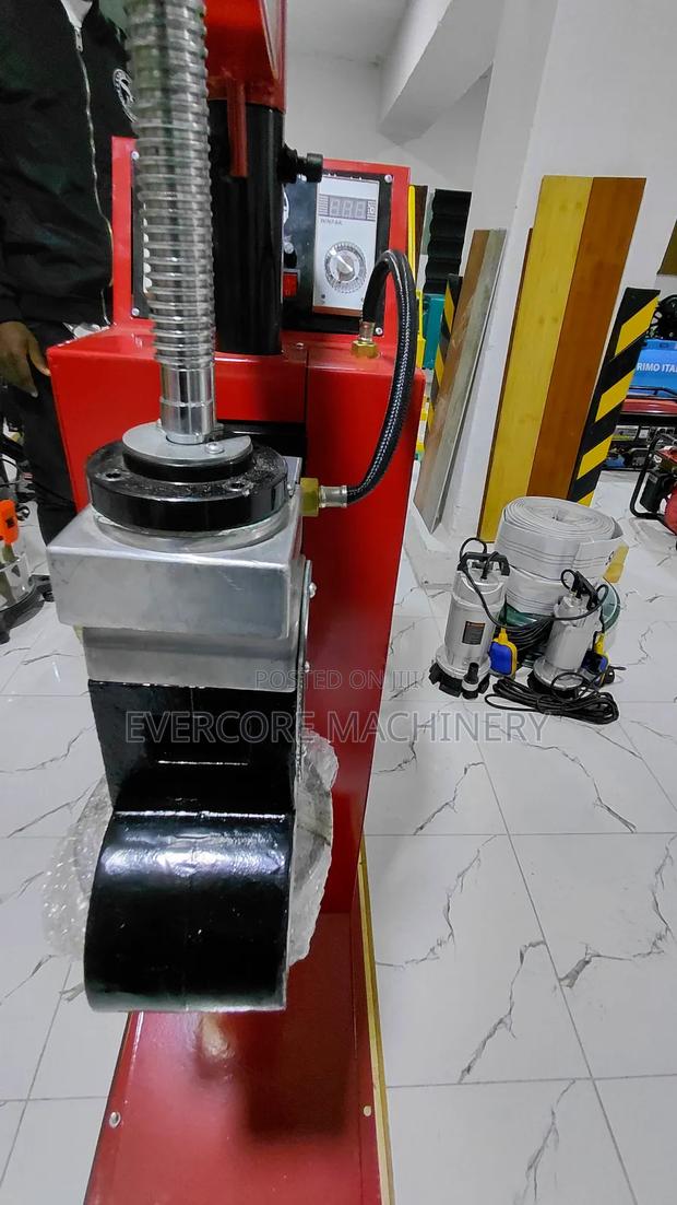 Commercial Tyre Vulcanizing Machine Electric Powered - thumbnail 4