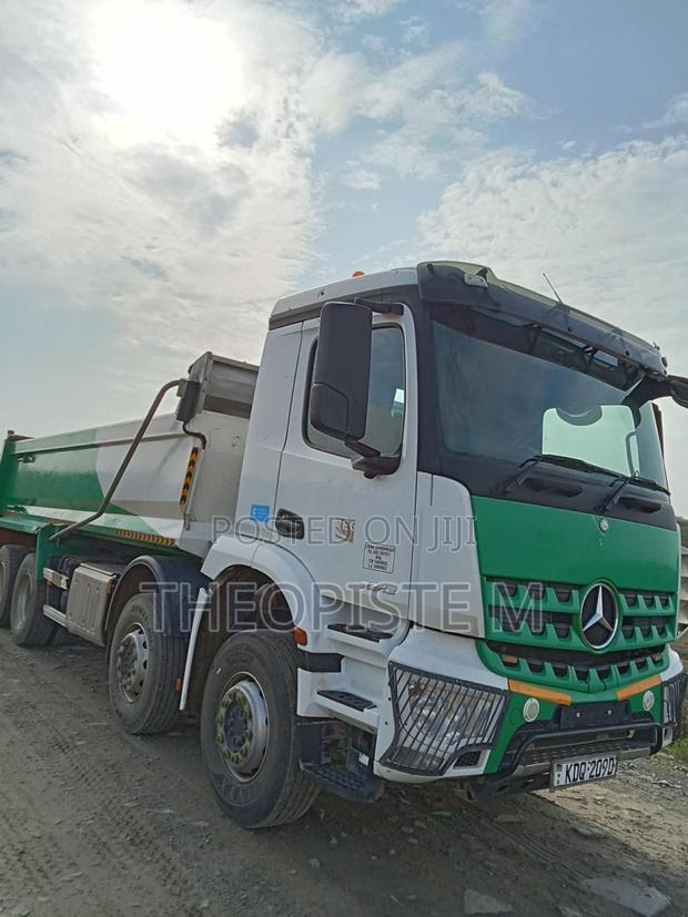 Mercedes Benz Arcos Tipper - thumbnail 6