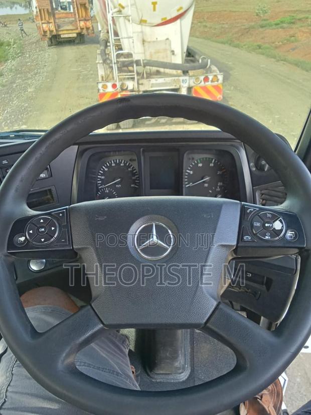 Mercedes Benz Arcos Tipper - thumbnail 3
