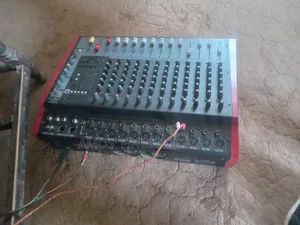 Omax 12 Channels Powered Mixer