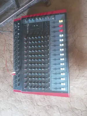 Omax 12 Channels Powered Mixer