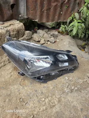 Vitz 2015 to 2018 Headlight 52-259