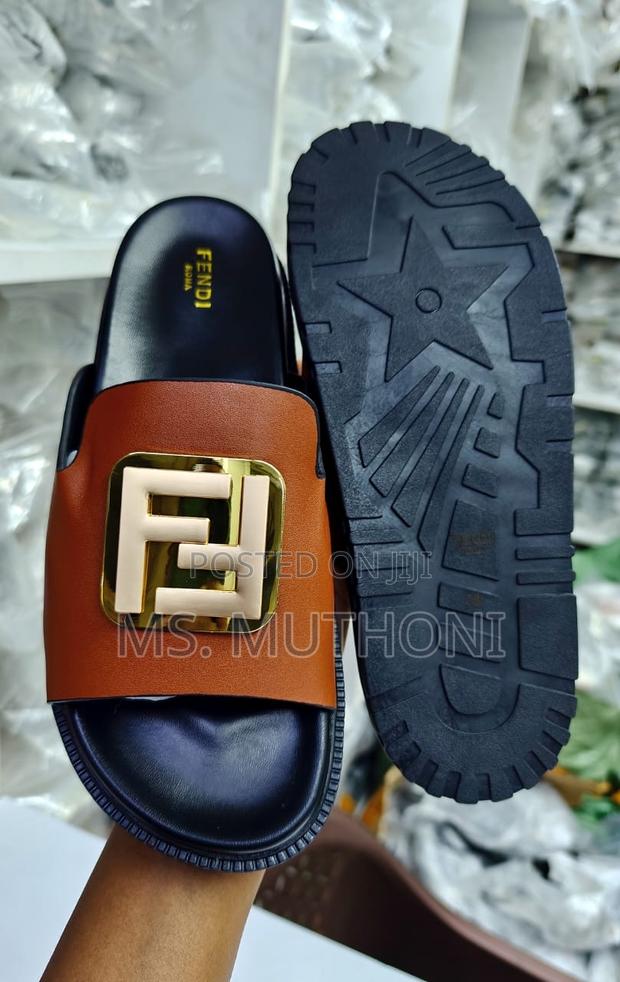 Fendi Ladies Sliders Size 37 38 39 40 41 42 - thumbnail 4