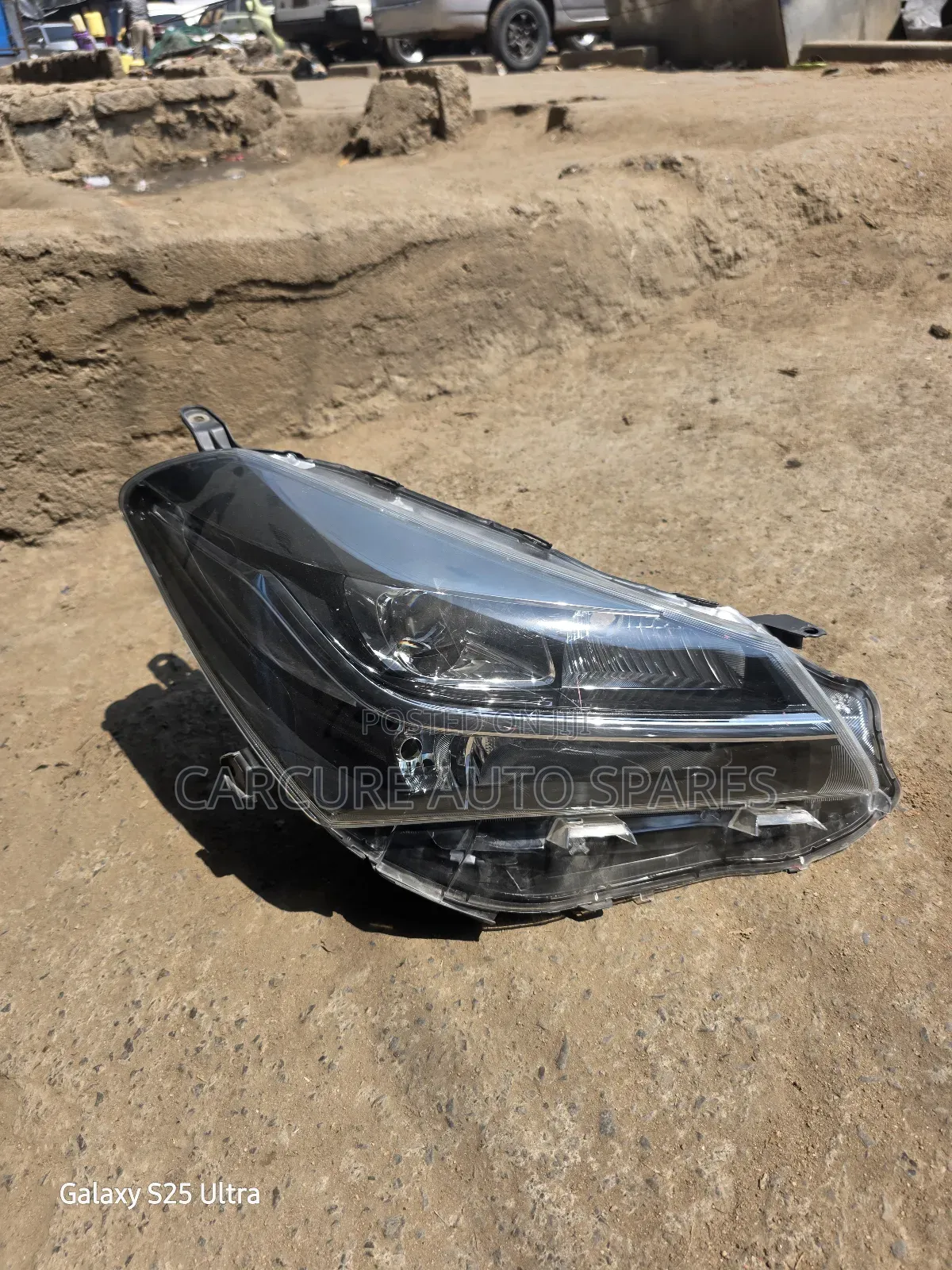 Vitz 2015 to 2020 Headlight Xenon, Part No. 52-270