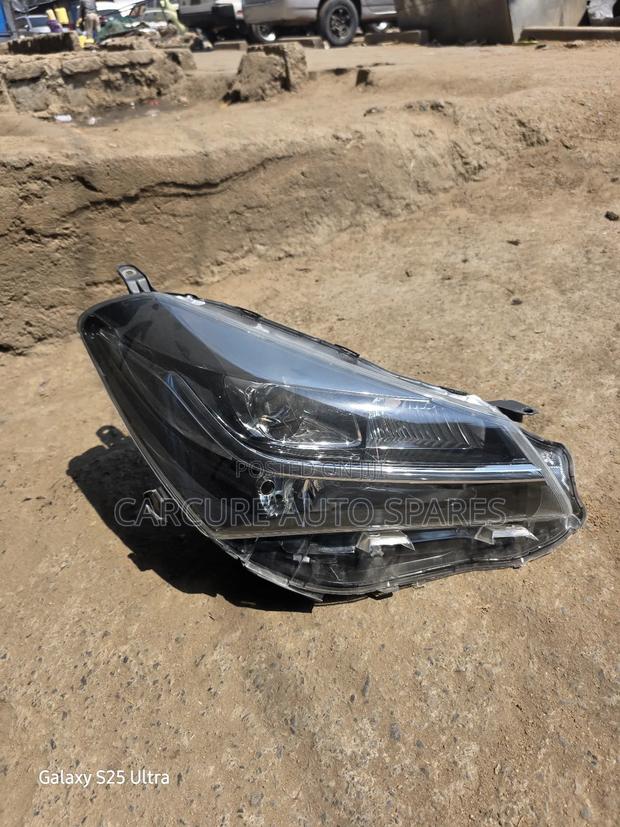 Vitz 2015 to 2020 Headlight Xenon, Part No. 52-270
