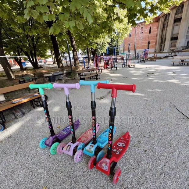 3wheel. Strong Kid Scooter. Metallic Back Frame, Plastic Top - thumbnail 2