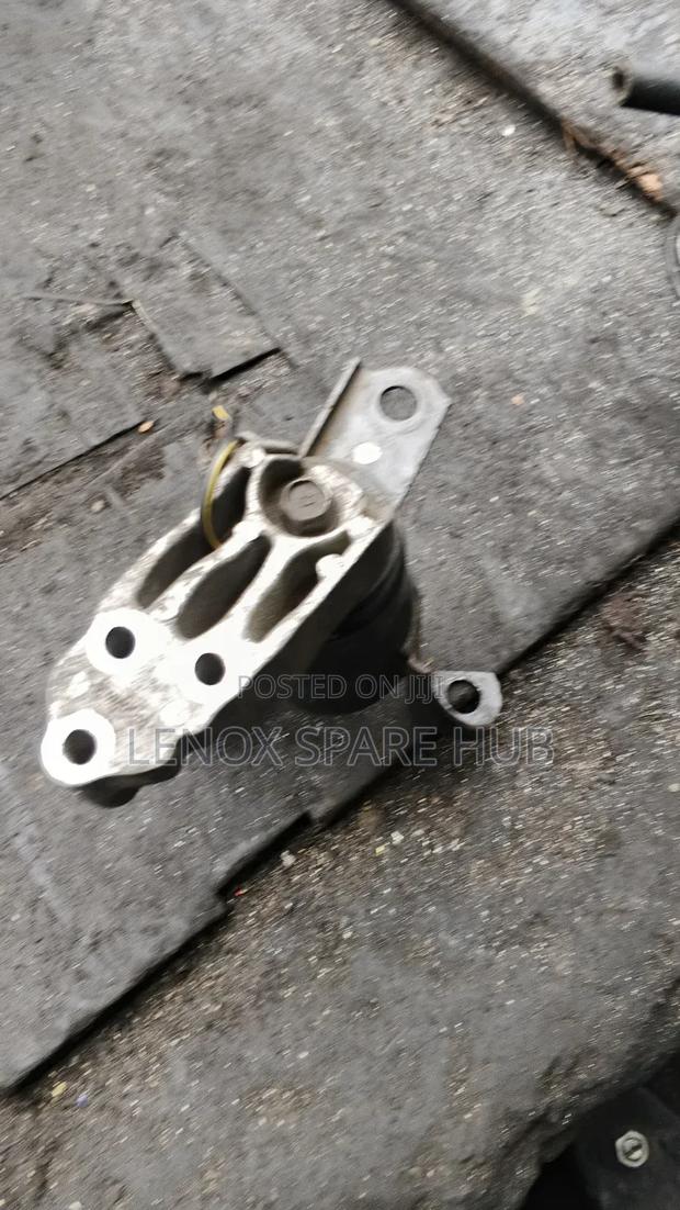 Engine Mountain Mazda Demio - thumbnail 4