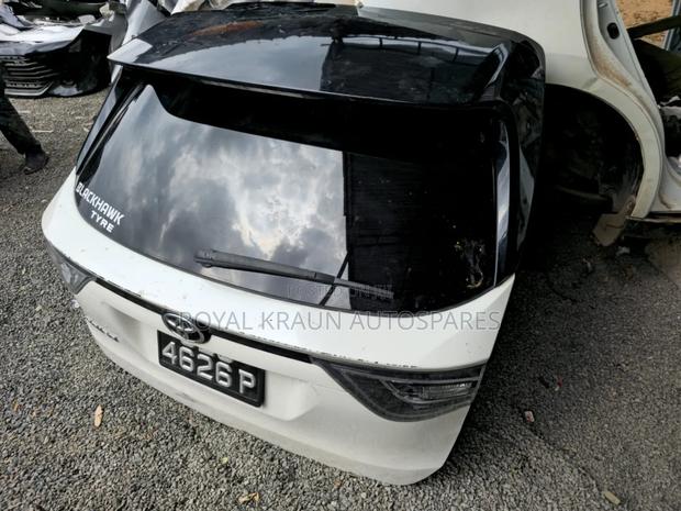 Toyota Harrier Boot/Tailgate 2014/2015/2016/2017/2018 Manual - thumbnail 2