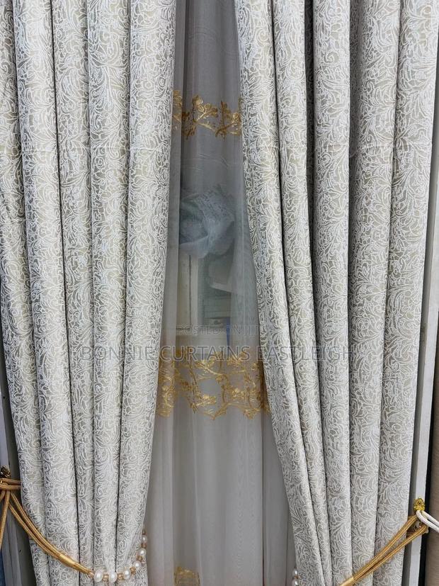 Off White With Gold Curtains - thumbnail 3