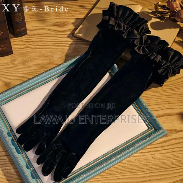 Opera Hand Gloves - thumbnail 3