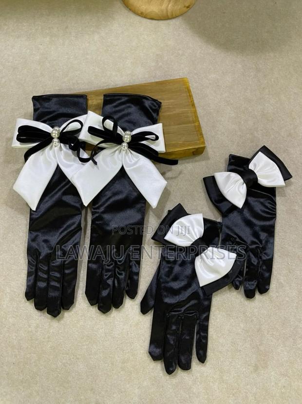 Opera Hand Gloves