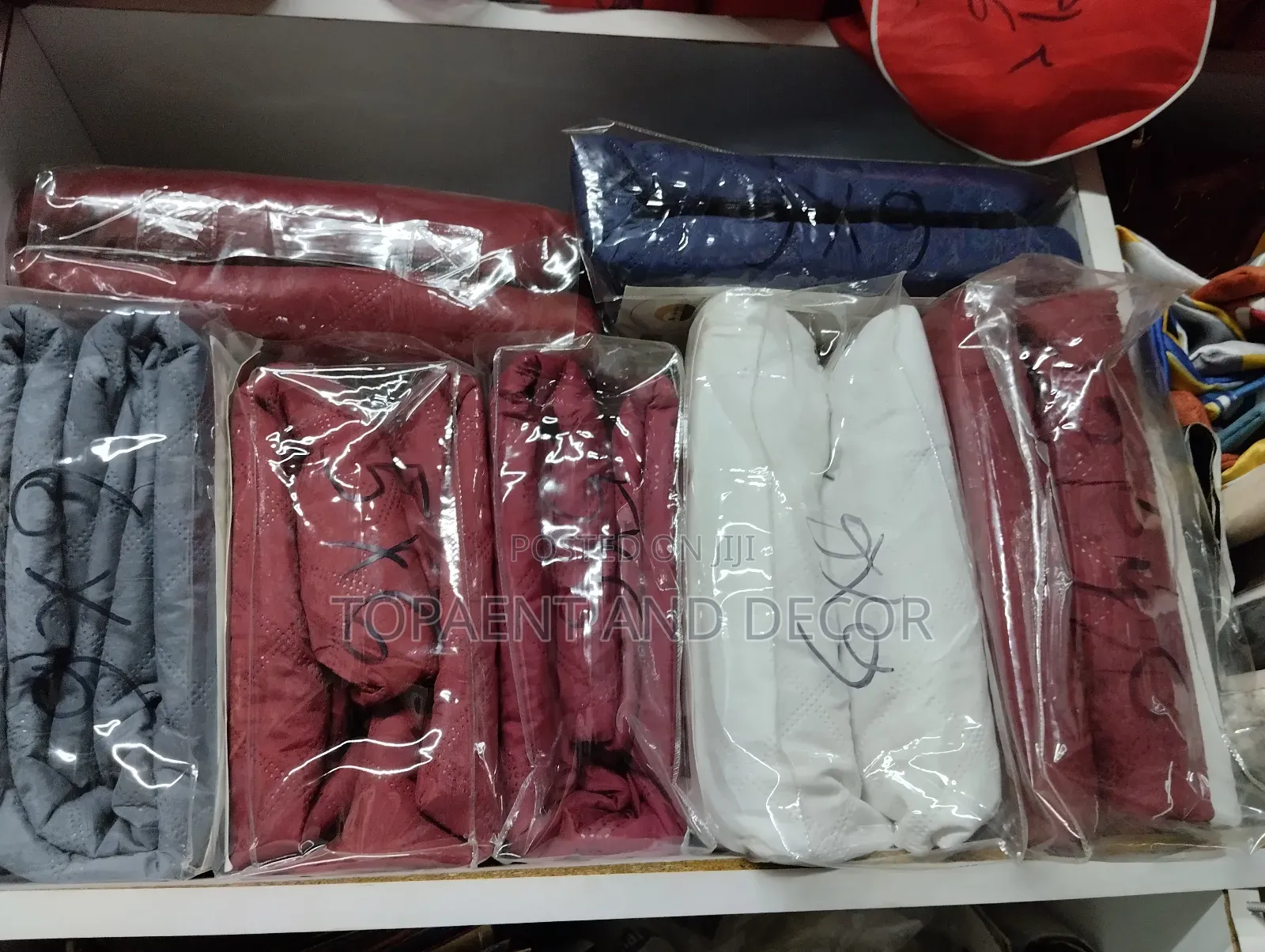 Different Colours of Water Proof Mattress Protector