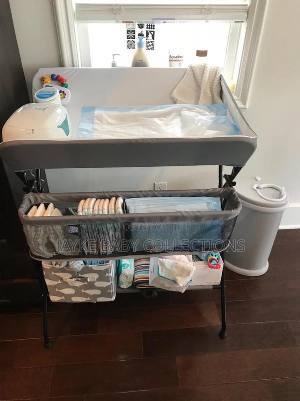 Foldable Portable Baby Changing Station - thumbnail 4