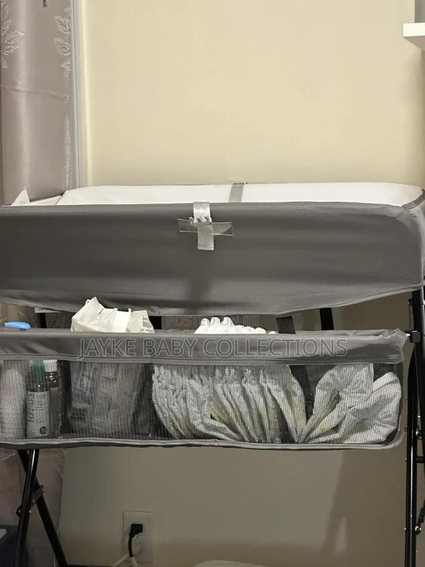 Foldable Portable Baby Changing Station - thumbnail 7