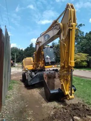 Wheeled Excavator for Hire