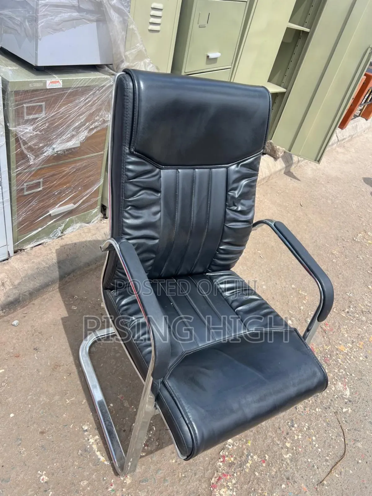 Ergonomic Executive Office Chair With Armrests