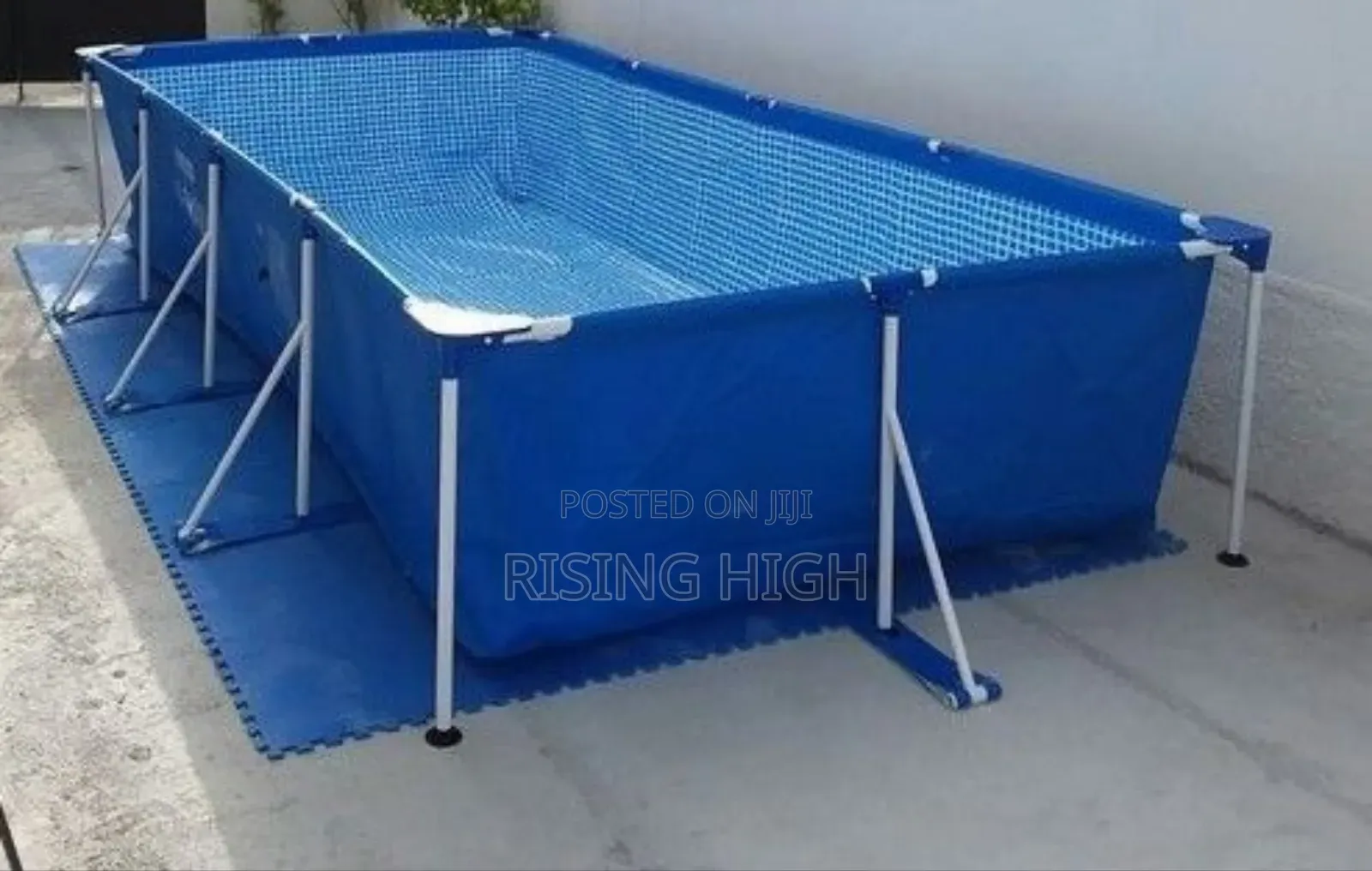 Backyard Swimming Pool – Perfect for Hot Days