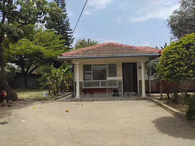 4bdrm Bungalow in Fedha Estate Gate 2 for rent