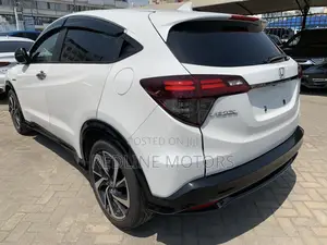 Honda Vezel 1.5 Hybrid 2WD 2018 Pearl