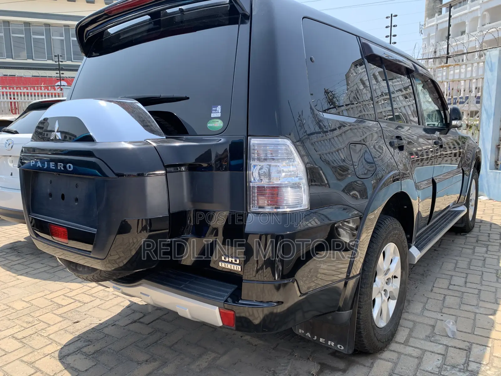 Mitsubishi Pajero V80 3.2 DI-D 2018 Black