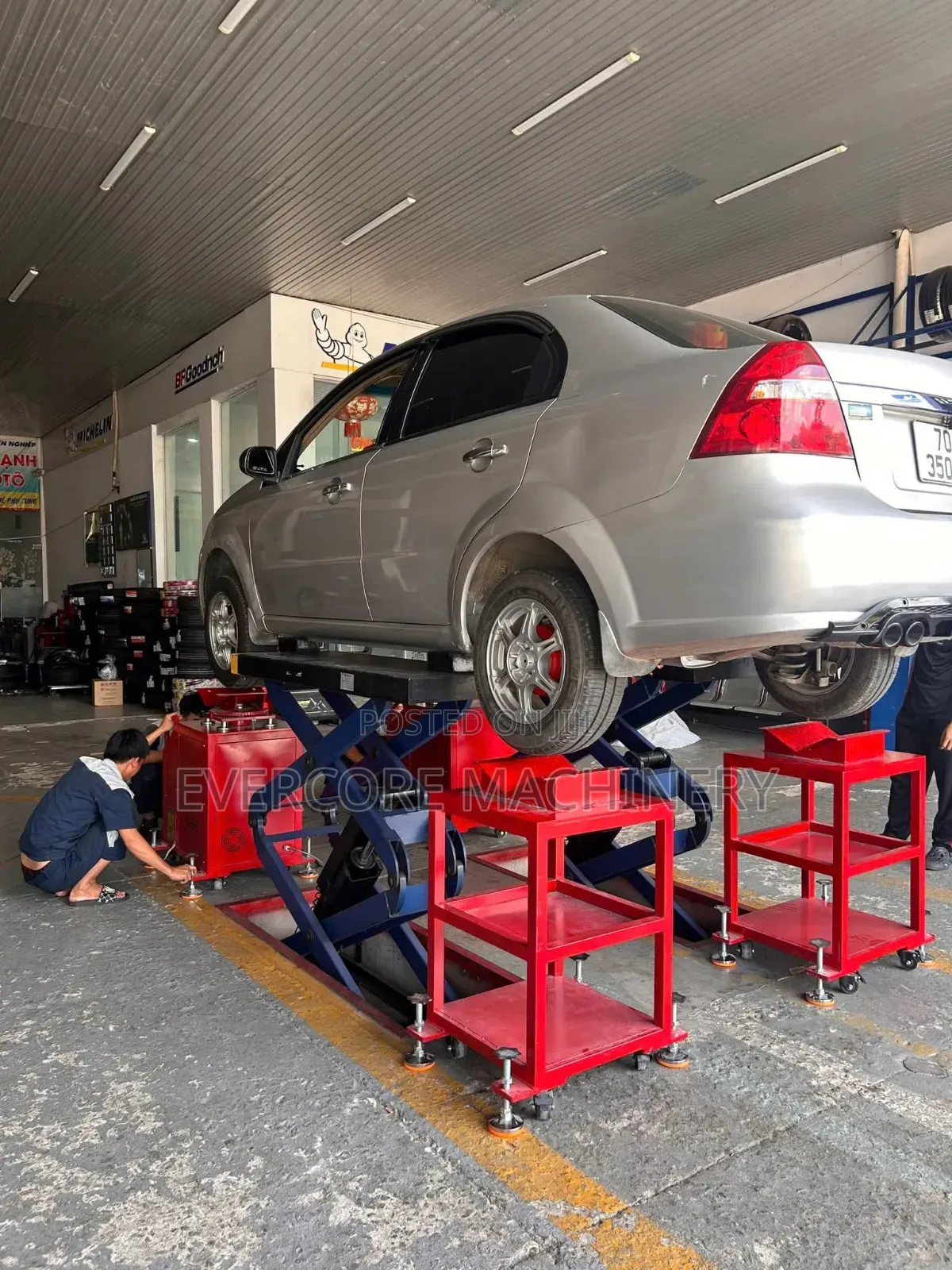 Vehicle Suspension Testing Machine Sunshine Italy Brand.