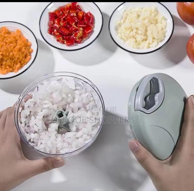 J290 Ritu Uniq Chopper 650ml. 1 Pull Is 20 Knife Cuts - thumbnail 2