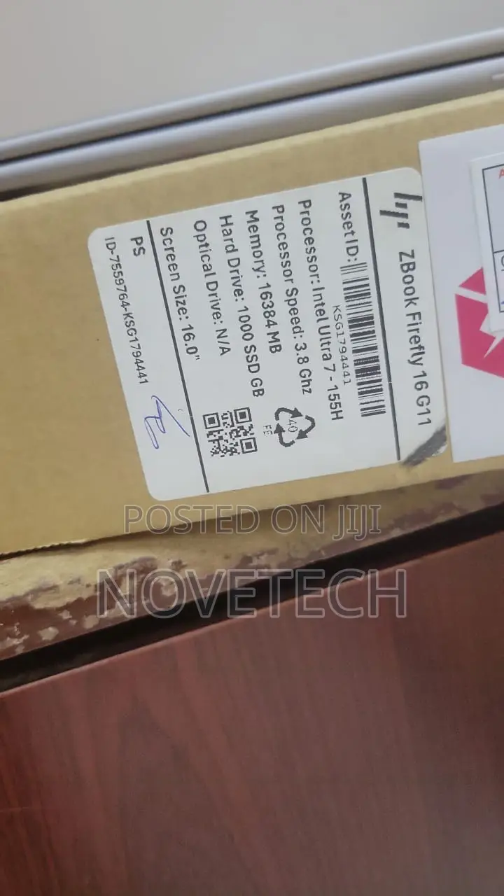 New Laptop HP ZBook Firefly 16 G10 16GB Intel Core I7 SSD 512GB