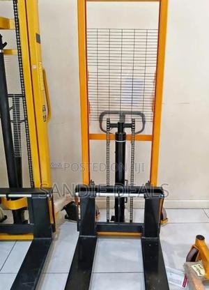 Hydraulic Stacker/Manual Stacker - thumbnail 2