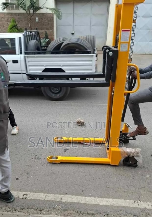 Hydraulic Stacker/Manual Stacker - thumbnail 3