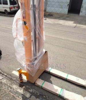 Hand Lift Manual Stacker - thumbnail 2