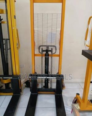 Manual Warehouse Stacker - thumbnail 2