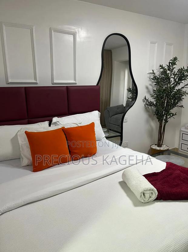 Studio Apartment - thumbnail 3