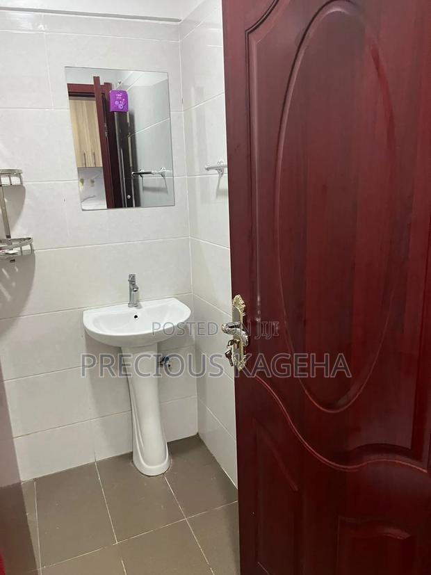 Studio Apartment - thumbnail 8