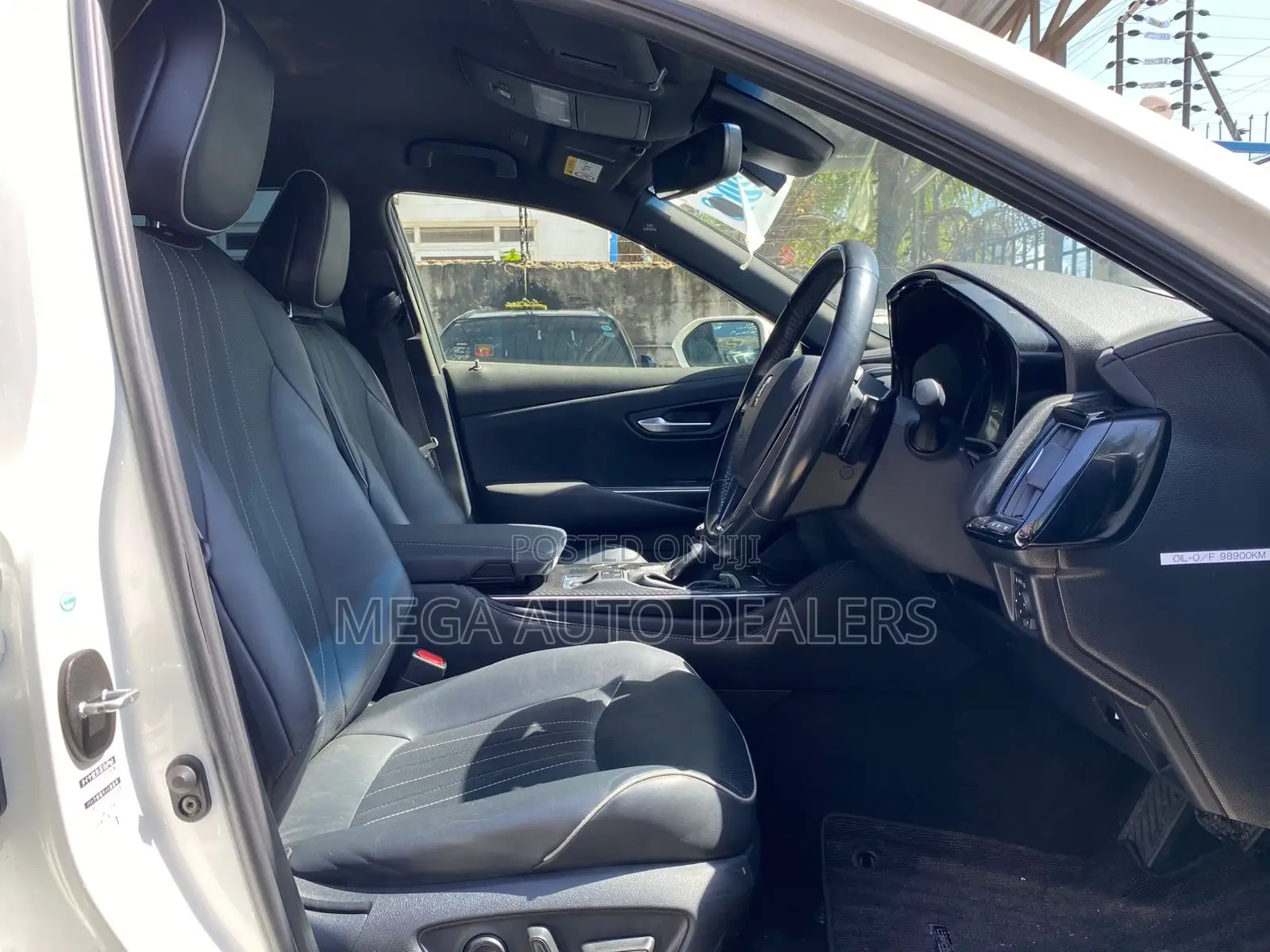 Toyota Crown 2018 White