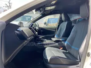 Toyota Crown 2018 White