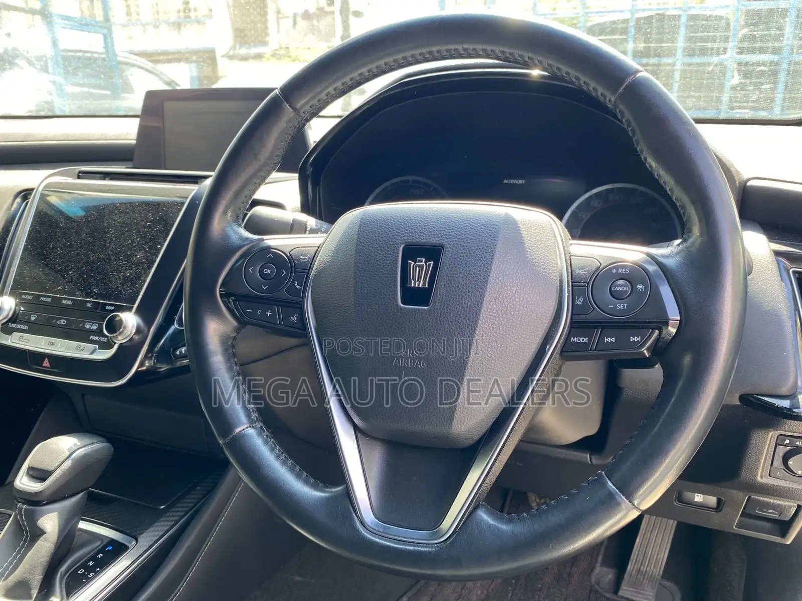 Toyota Crown 2018 White