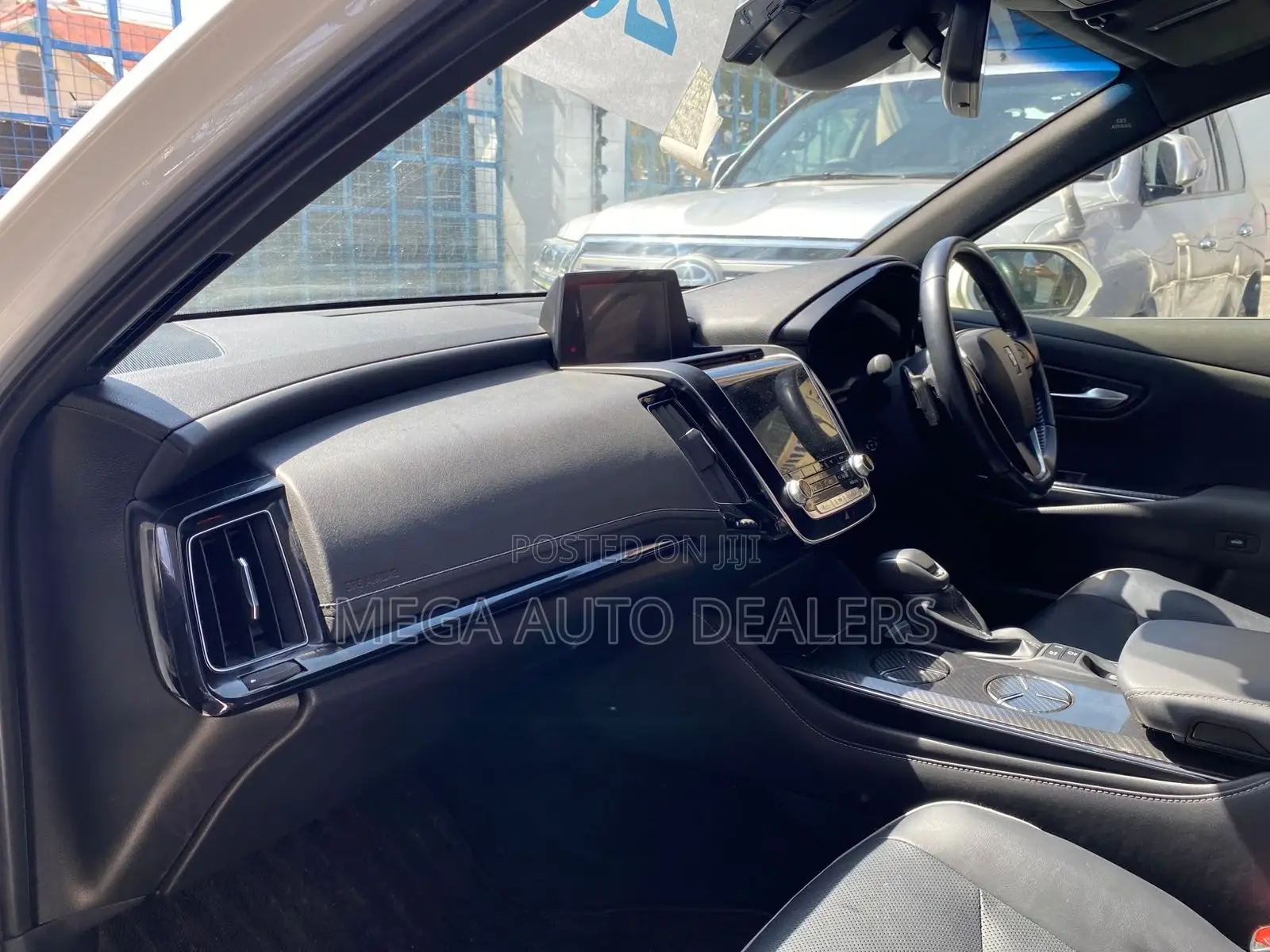 Toyota Crown 2018 White